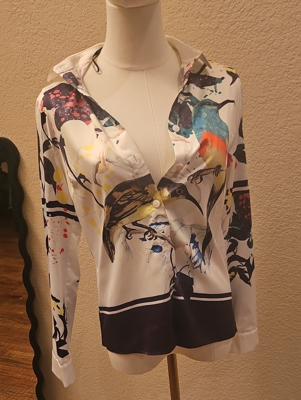 STYLEWE White Satin Button-Down Blouse with Multicolor Bird Print